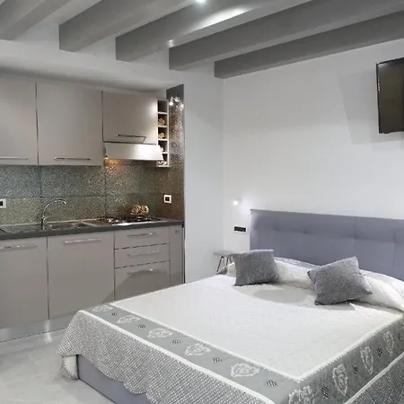 Apartment Ferienwohnung Fuer 5 Personen Ca 55 Qm In Cefalu, Sizilien Nordkueste Von Sizilien *