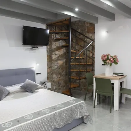Ferienwohnung Fuer 5 Personen Ca 55 Qm In Cefalu, Sizilien Nordkueste Von Sizilien * Cefalu